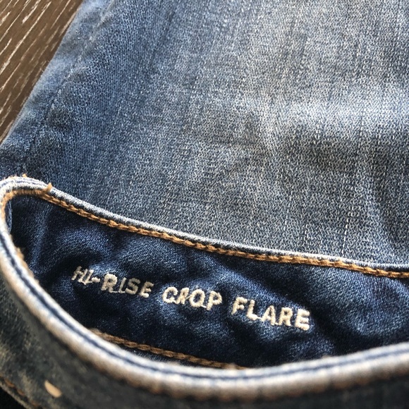 SOLD American Eagle High-Waisted Crop Flare Jean - Picture 6 of 7